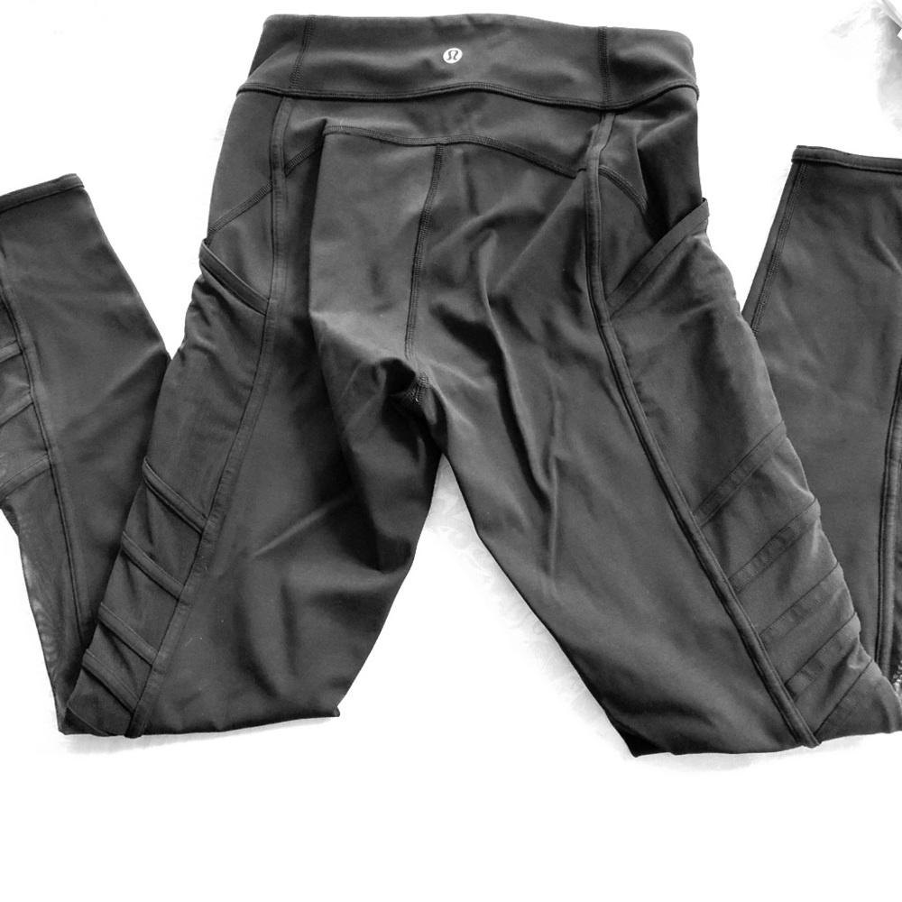 Size 6 lululemon mesh leggings